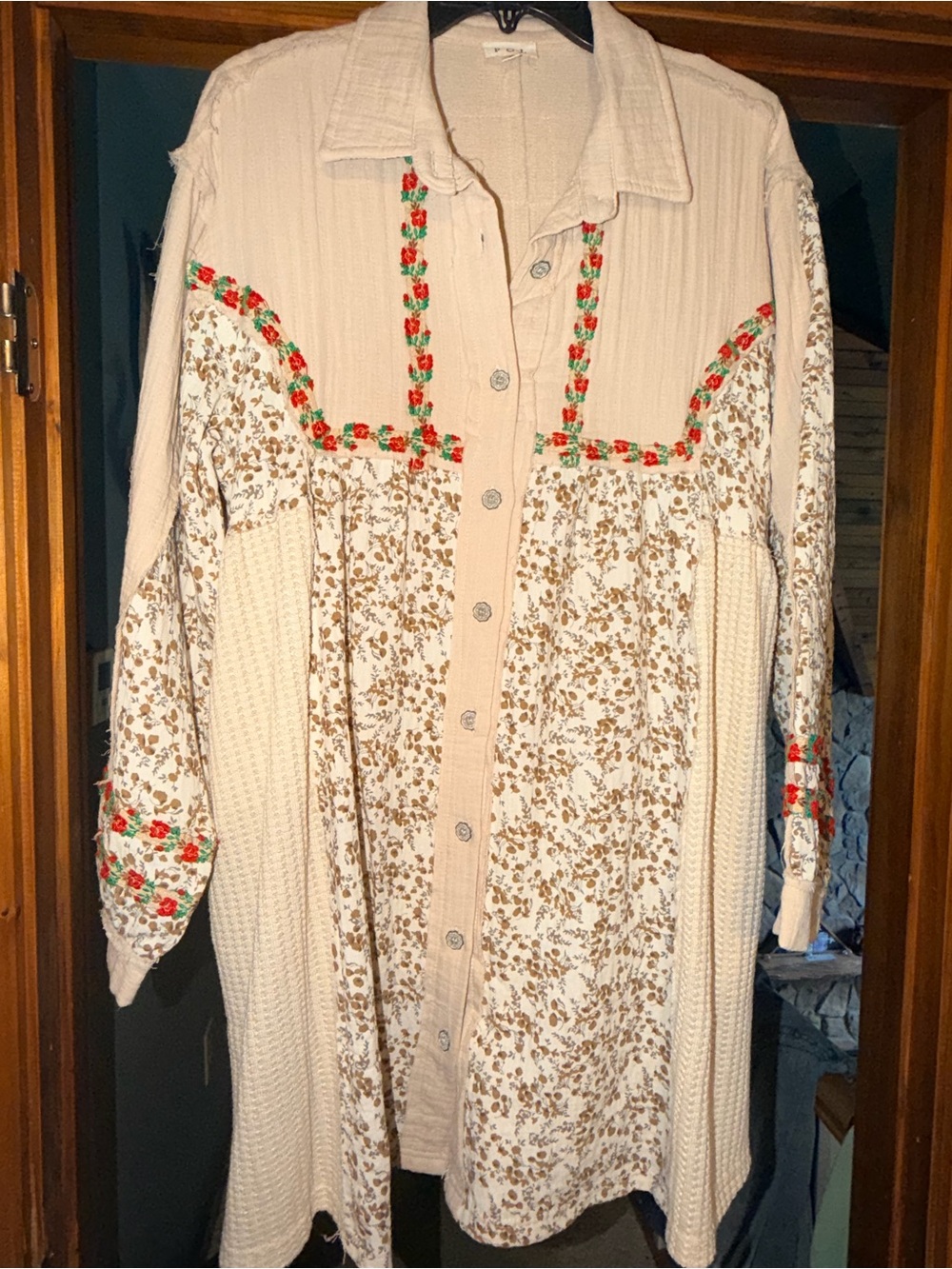 POL Cream Floral Button-Front Boho Dress/Tunic with Red floral Embroidered Trim